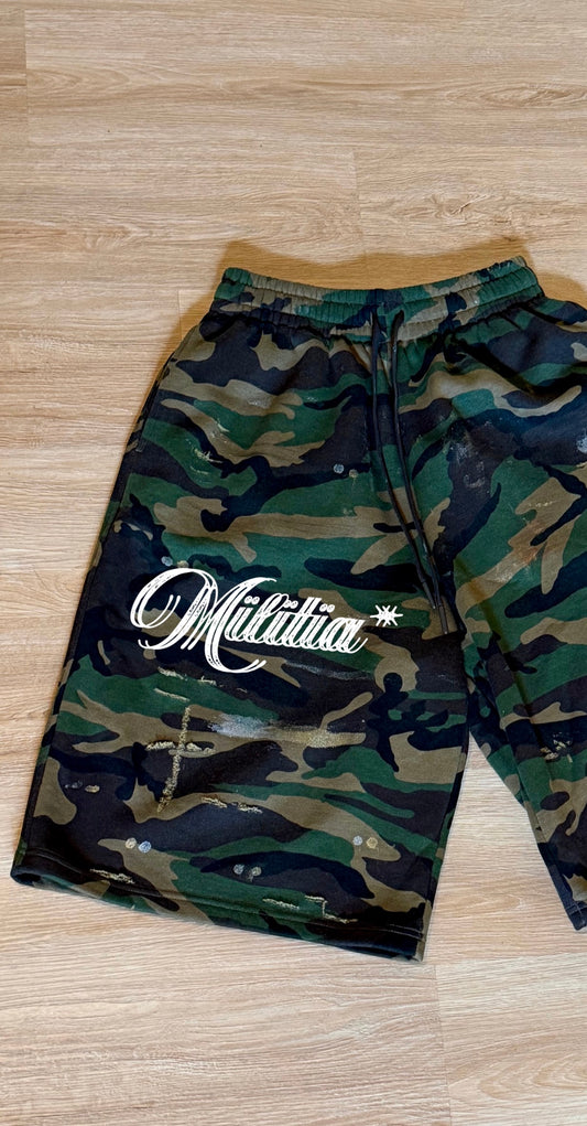 OVERLY BAGGY CAMO SHORTS*